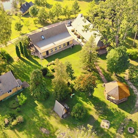 Truu Holiday Houses Ivaste Buitenkant foto